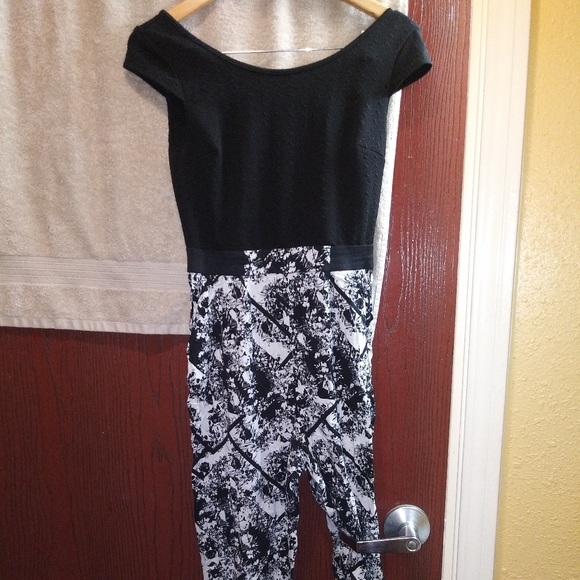 Romper - Picture 2 of 4